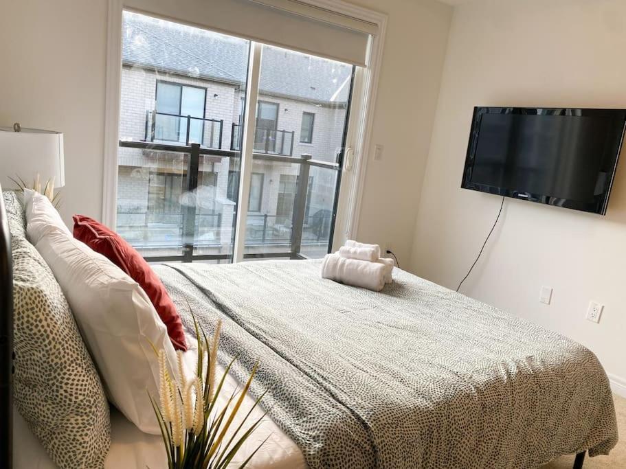Elegant Rooms In Shared Townhouse Next To Beach 휘트비 외부 사진