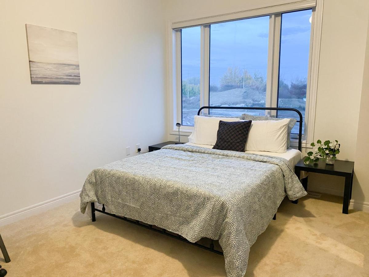 Elegant Rooms In Shared Townhouse Next To Beach 휘트비 외부 사진
