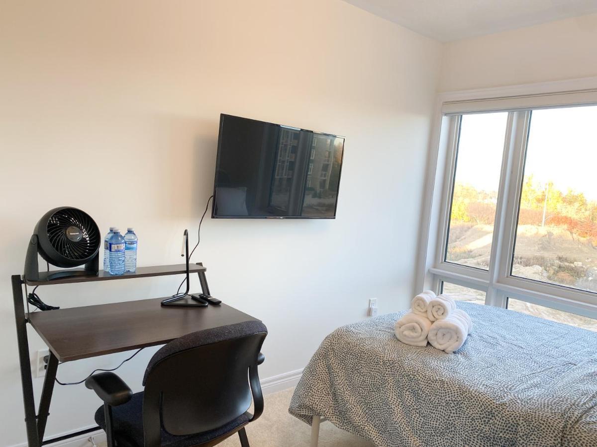 Elegant Rooms In Shared Townhouse Next To Beach 휘트비 외부 사진